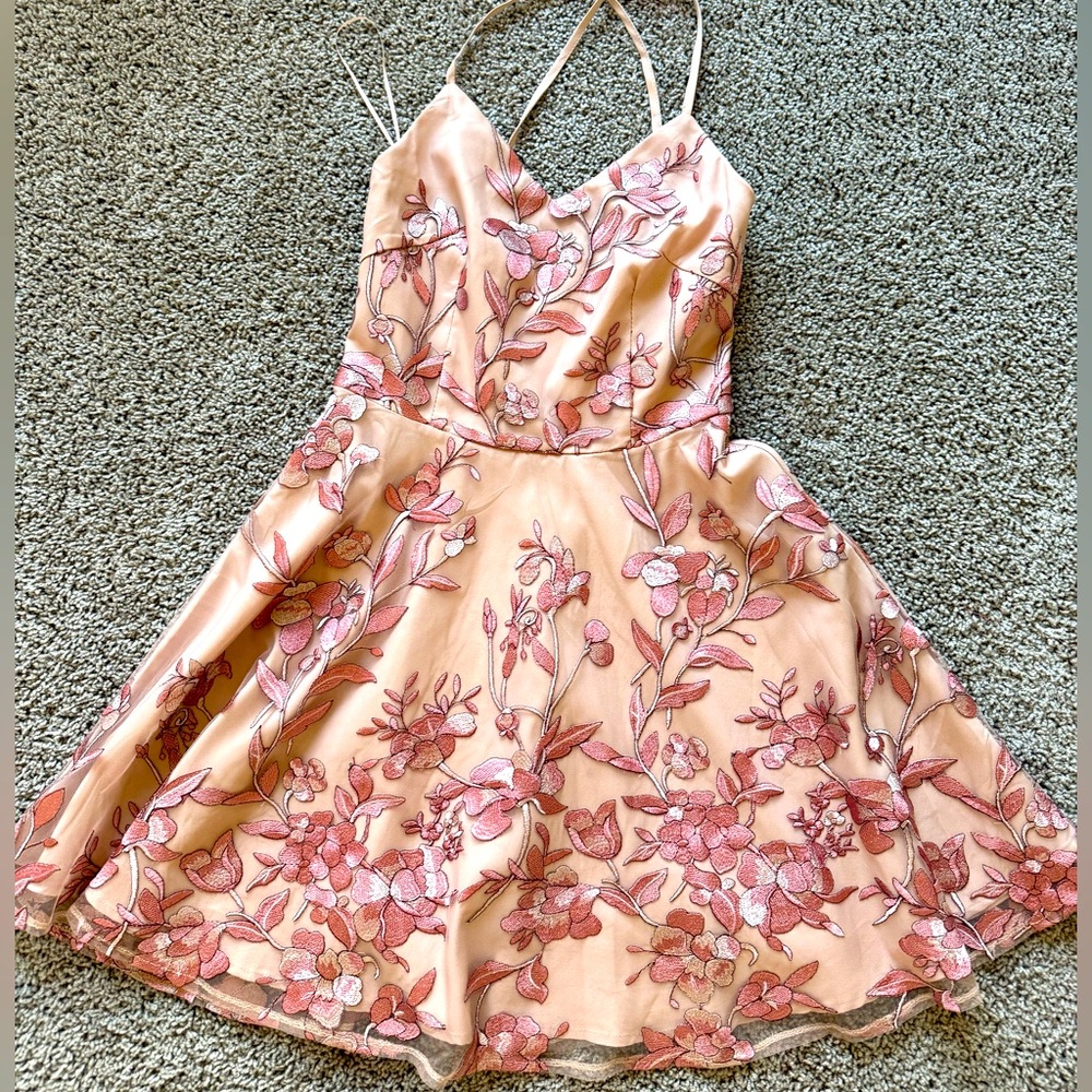 NWOT Bella Barnett Garden Brunch Dress, Small
